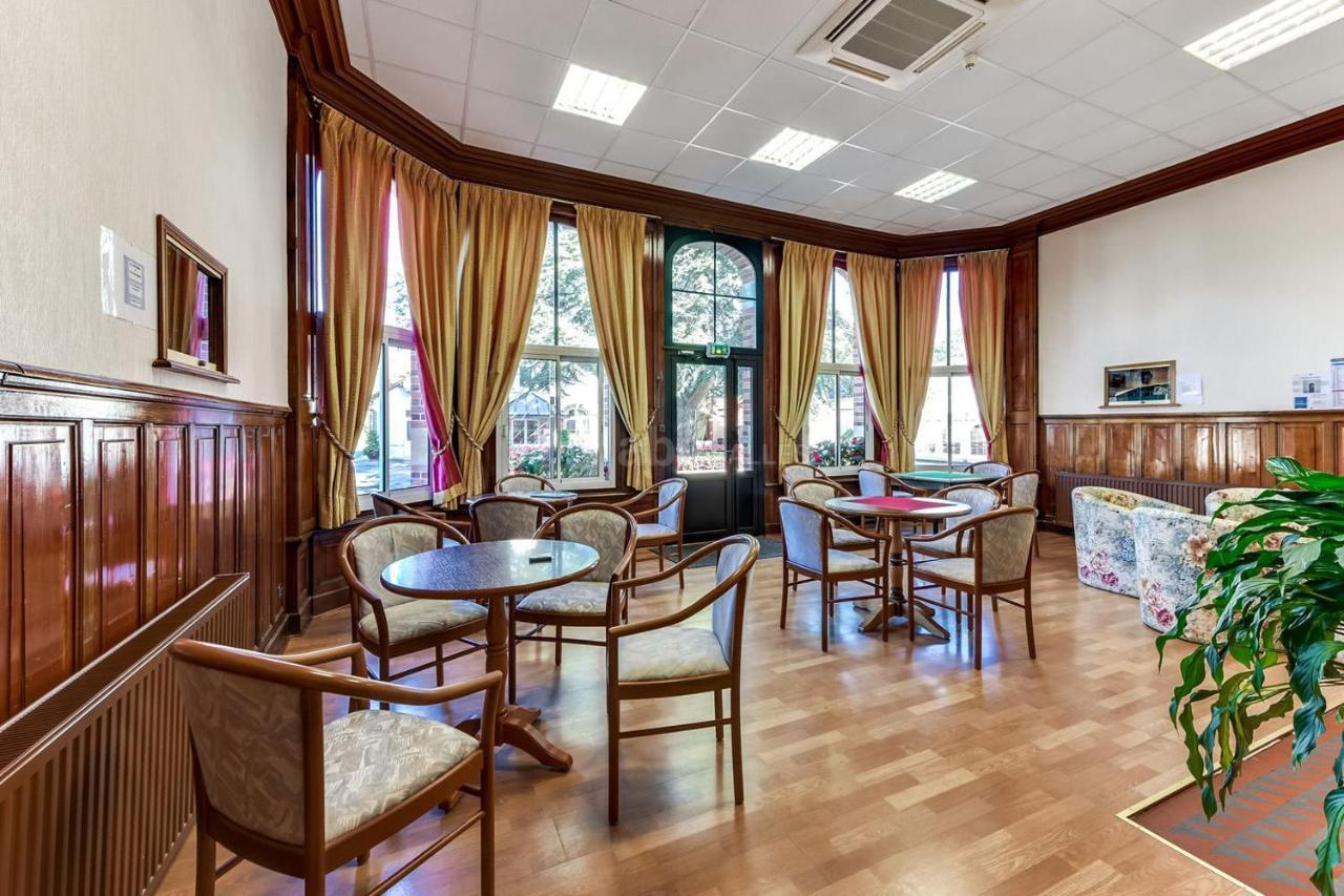 Hotel-Restaurant Domaine De La Grande Garenne Neuvy-sur-Barangeon Zewnętrze zdjęcie