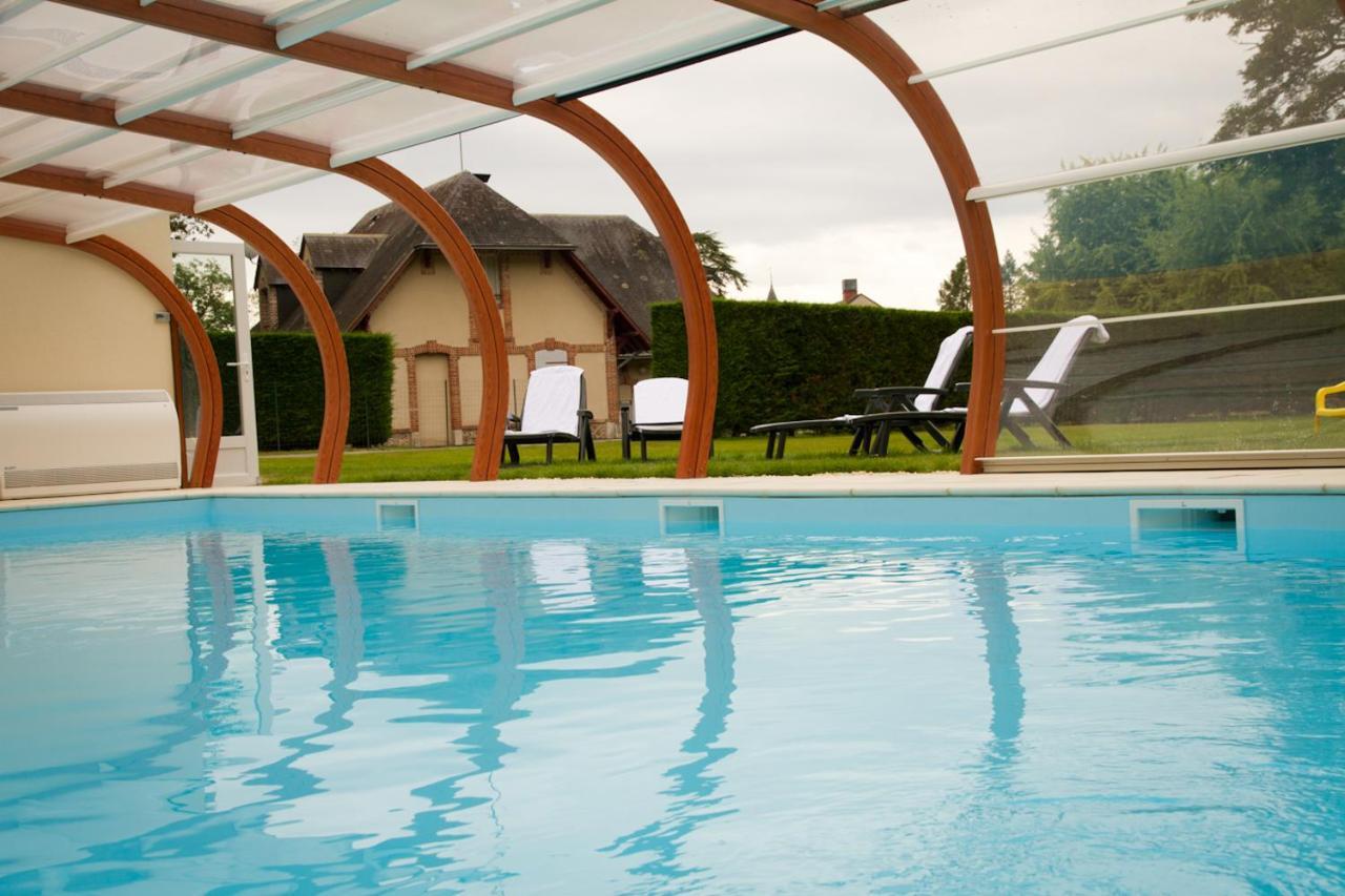 Hotel-Restaurant Domaine De La Grande Garenne Neuvy-sur-Barangeon Zewnętrze zdjęcie