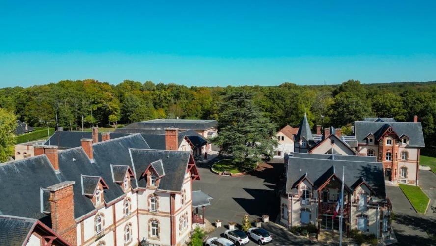 Hotel-Restaurant Domaine De La Grande Garenne Neuvy-sur-Barangeon Zewnętrze zdjęcie